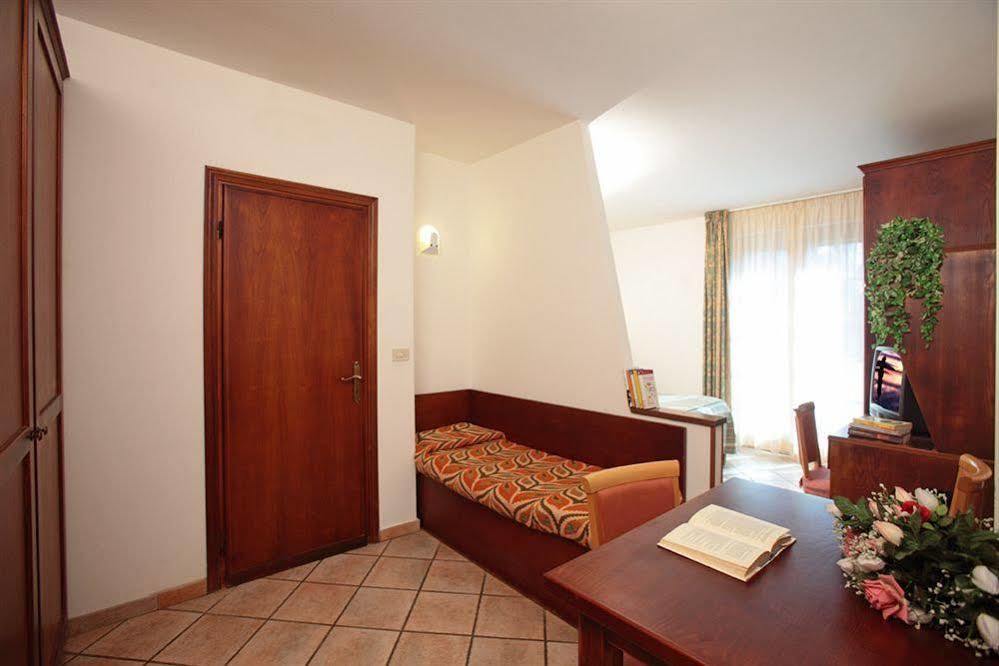 Tris Hotel Orbetello Exterior foto